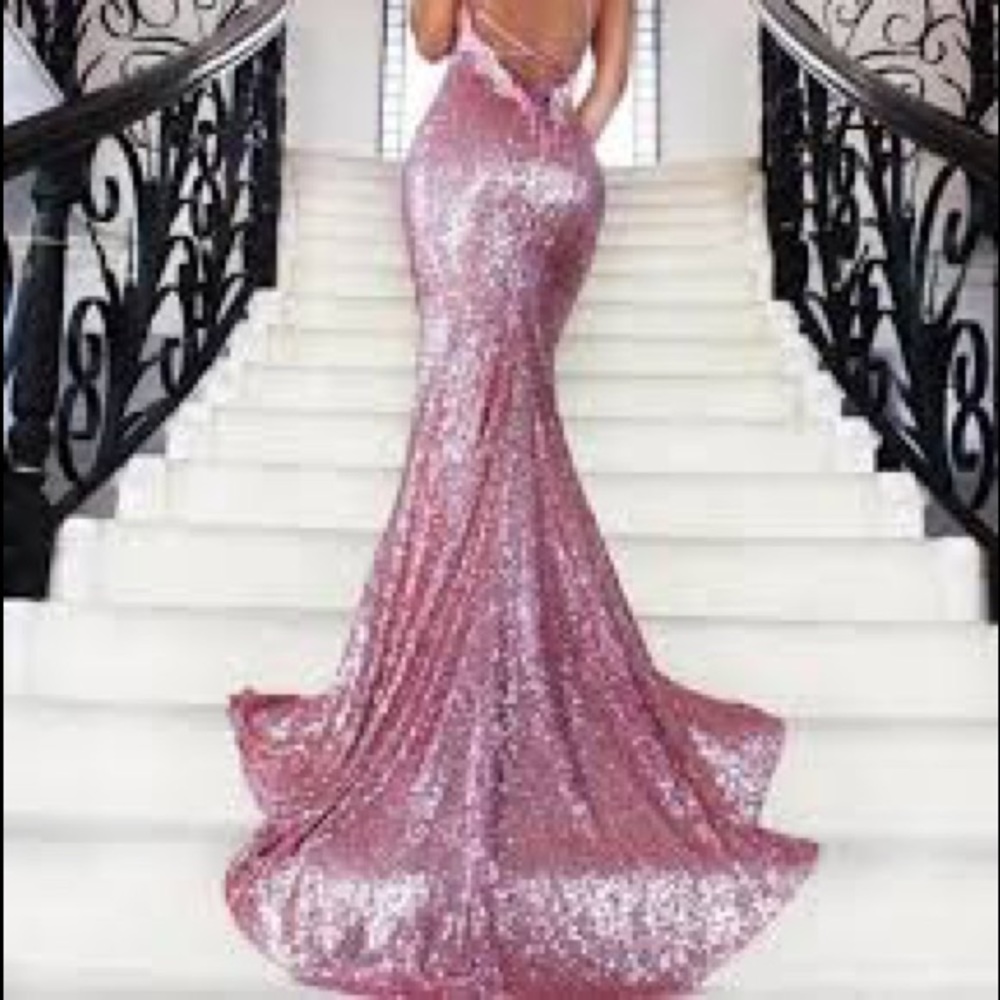 Meet your Posher, Aly